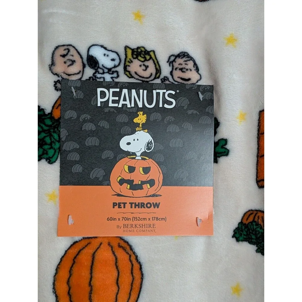 Berkshire Peanuts Halloween Snoopy Pet Throw Blanket 60x70 Stain Resistant